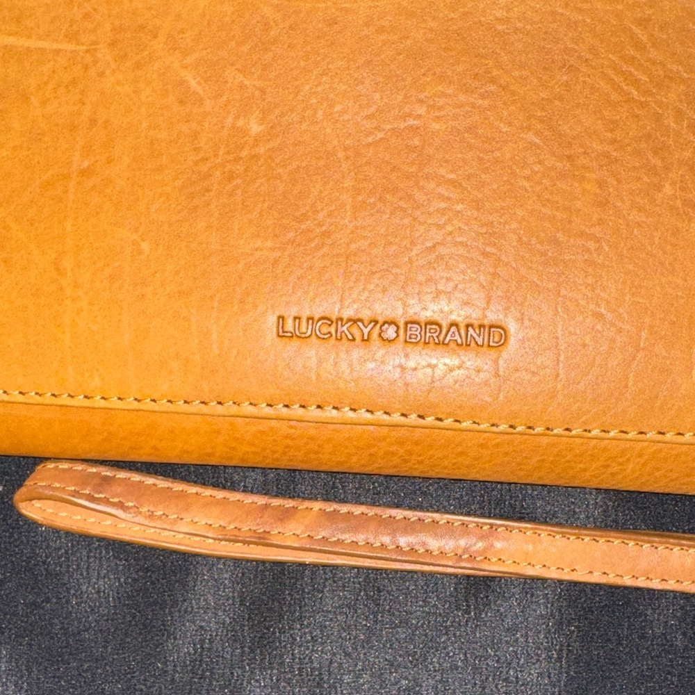 Lucky Brand Brown Leather Wristlet Wallet - Picture 2 of 12